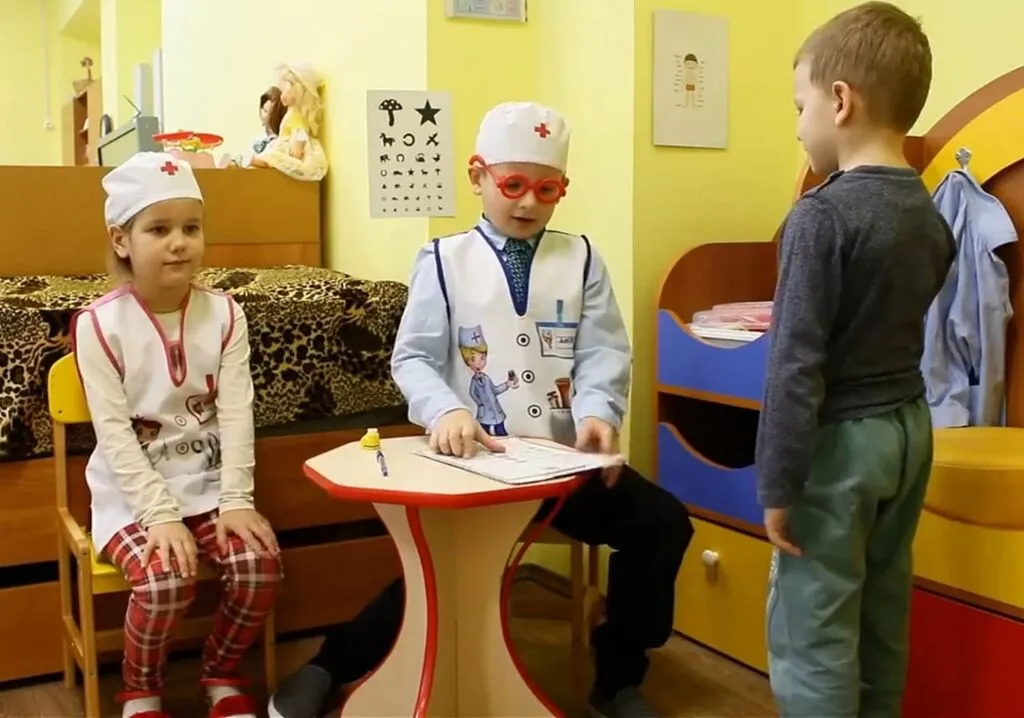 Я бы доктором пошел. Пусть меня научат!